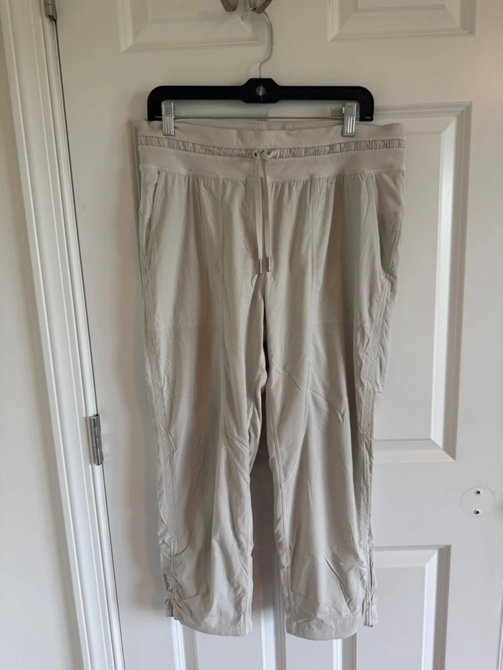 Lululemon Dance Studio Mid-Rise Joggers in Beige Size 10
